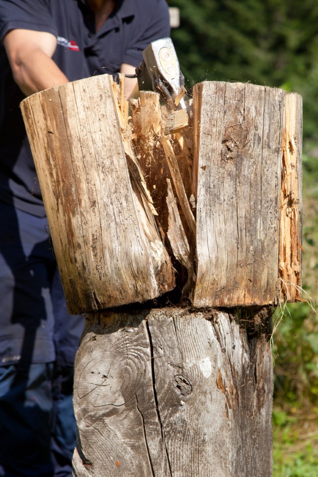 Krumpholz Doppelkeil-Spaltaxt, gef. Eschenstiel mit Lederschneiden- und Stielschutz